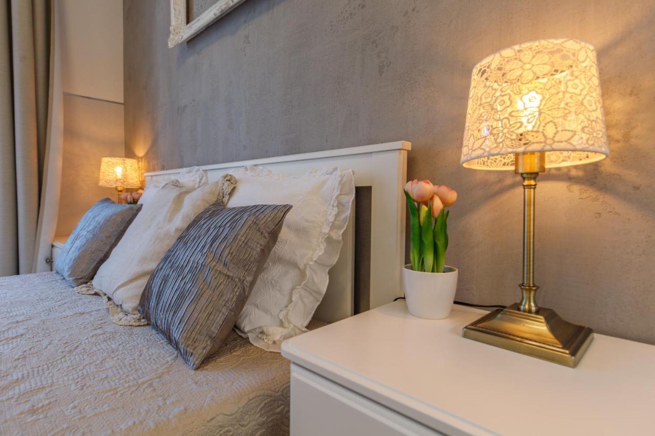 K40 Romantic Deluxe Studio In The City Center Budapest Esterno foto
